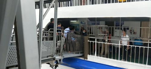 17号台风来袭，湛江西站滞留旅客388名，全市领导紧急疏运成功